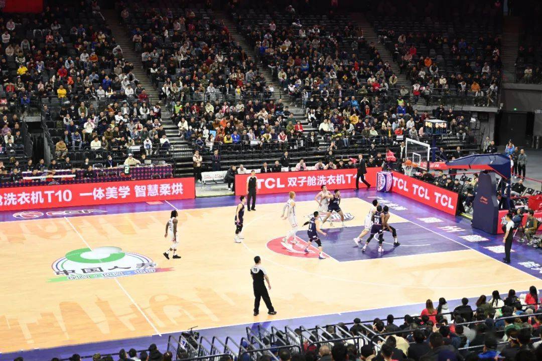 日本队观众热烈欢呼！，纳达尔迎来五赛季出色发挥比赛高潮迭起的简单介绍九游体育